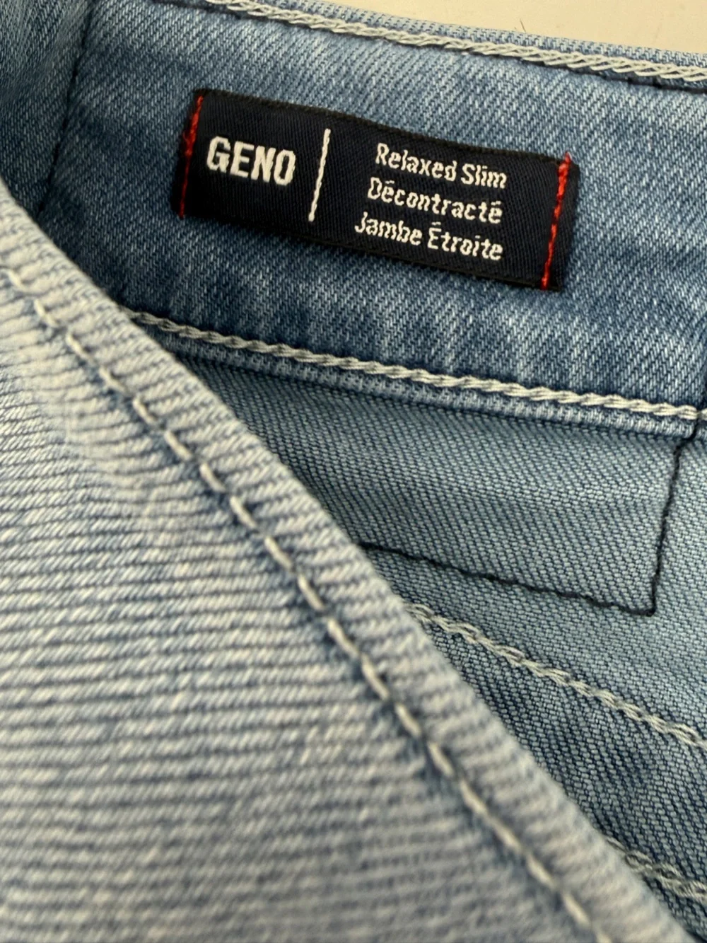 True Religion Geno Men’s Jeans Size 32 Light Wash Slim Straight Leg Denim